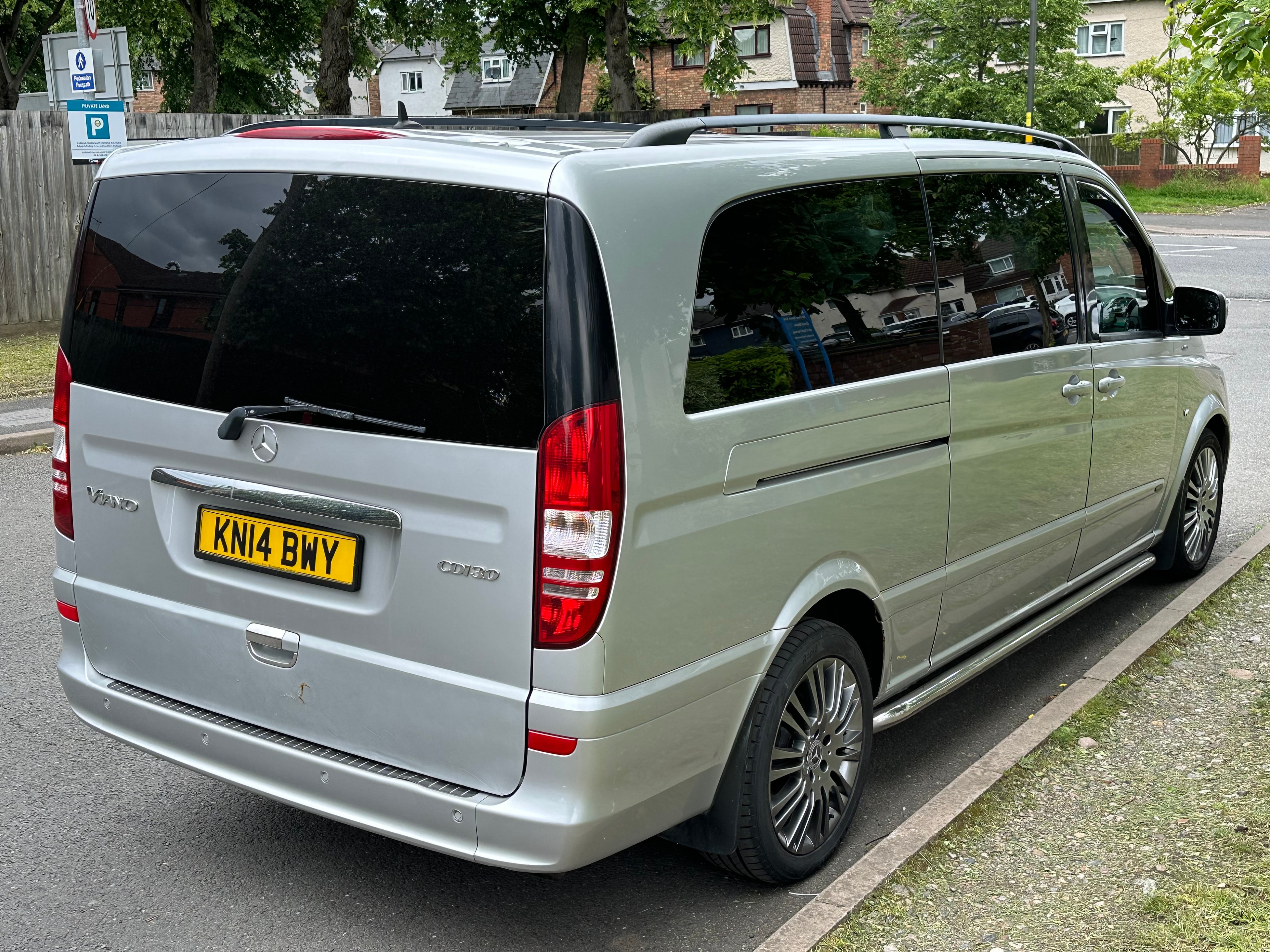 Mercedes Viano rear three-quarter